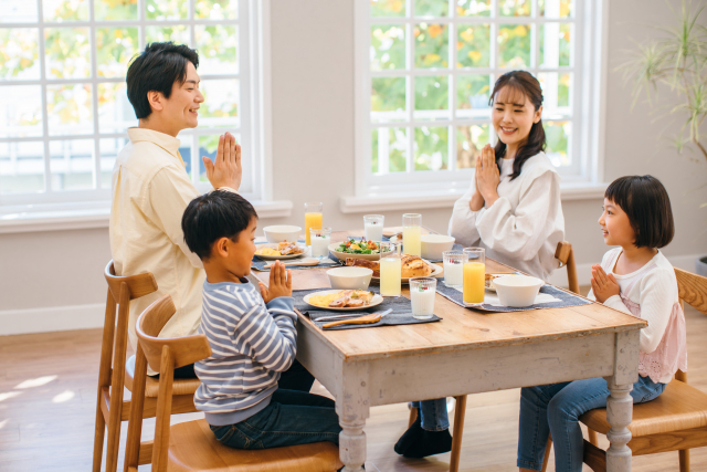 家族で食事